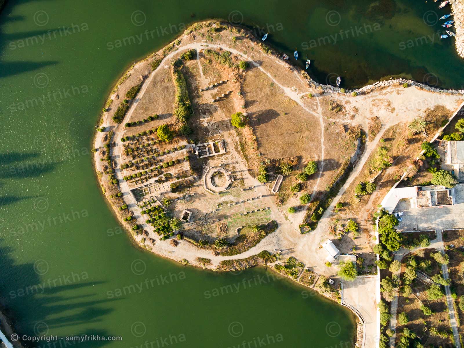Le photographe aérien Samy Frikha a capturé une vue aérienne du port punique de Carthage, Tunisie.