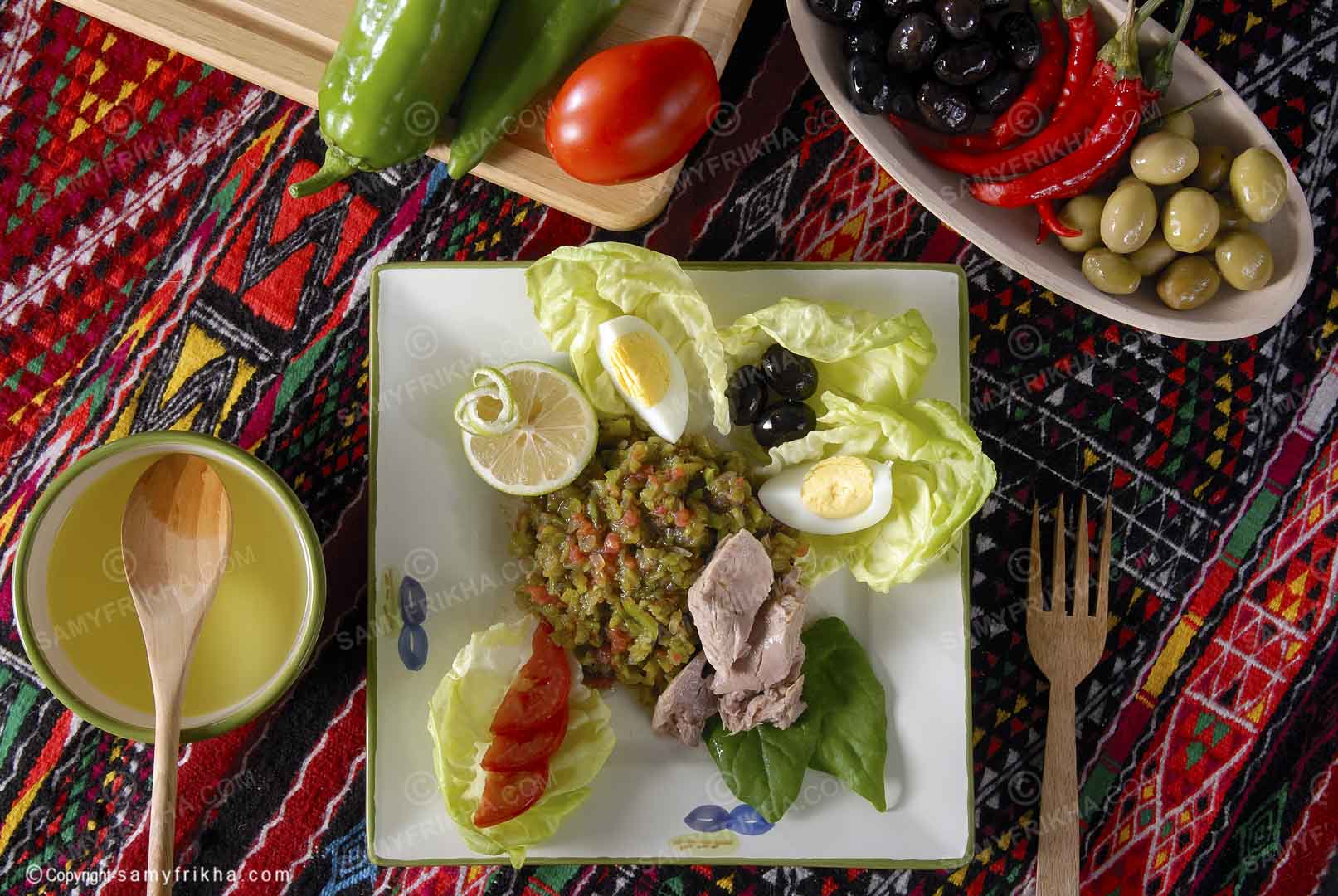 produit de conserve,le phare du cap bon,plats de cuisine,salade