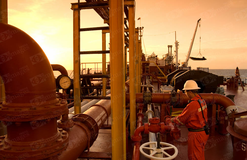 Photographe des stations pétrolières : Samy Frikha