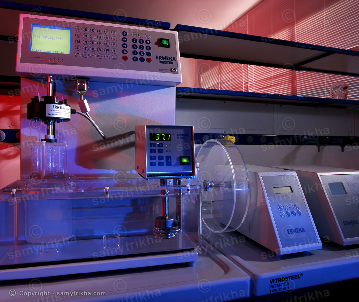 Photographe spécialisé dans la photographie des laboratoires de médicaments en Tunisie.