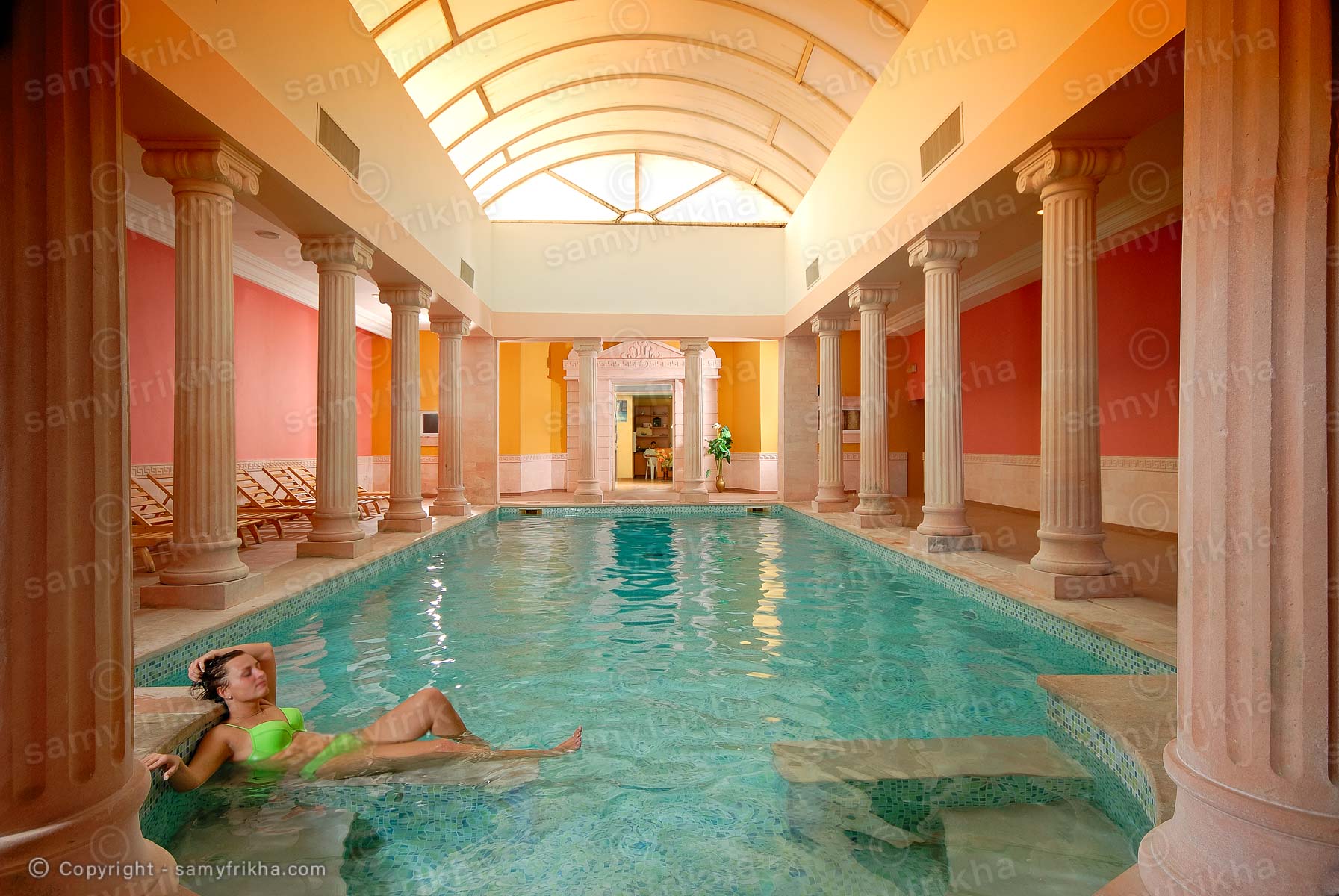 Piscine couverte hotel Ksar Djerba