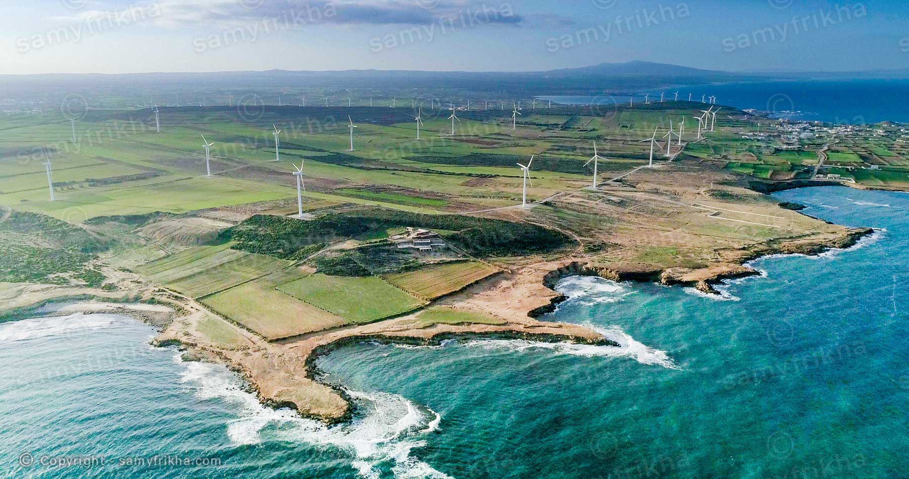 Photographie aérienne d'un paysage côtier Haouaria en Tunisie
