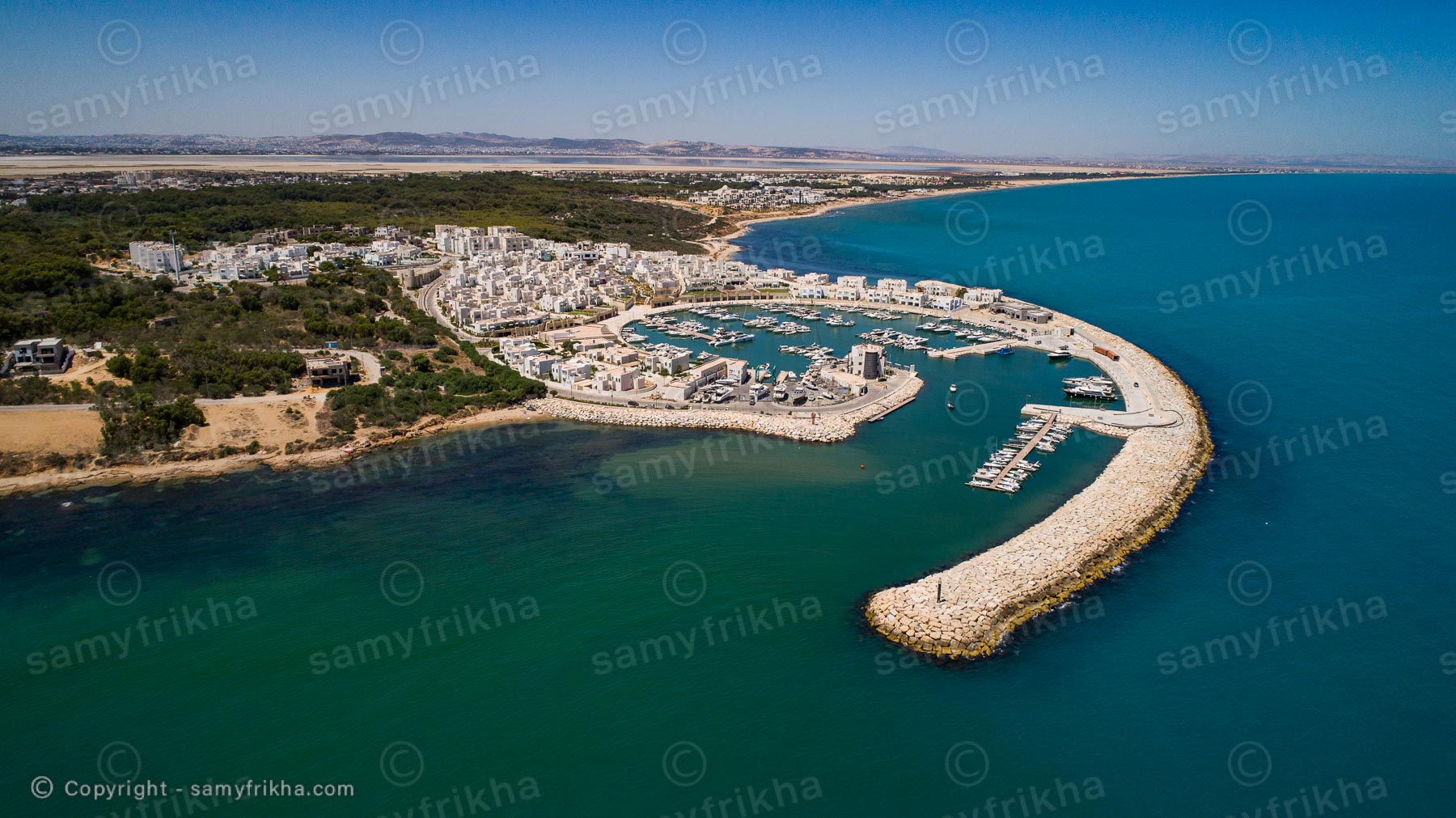 Photographie aérienne d'un port touristique Gammarth en Tunisie